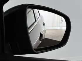 Peugeot 3008 (2023) thumbnail 26