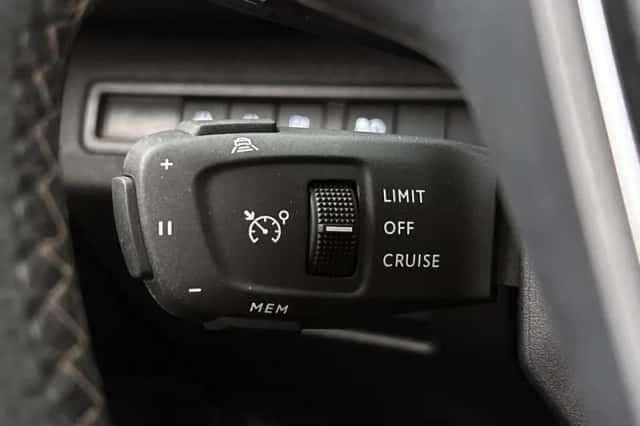 Peugeot 3008 (2023) thumbnail 30