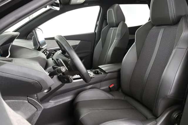 Peugeot 3008 (2023) thumbnail 6
