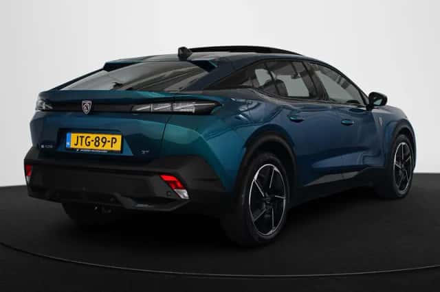 Peugeot 408 (2025) thumbnail 3