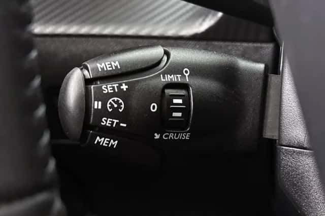 Peugeot 208 (2024) thumbnail 23