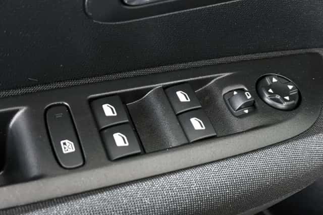 Peugeot 208 (2024) thumbnail 24