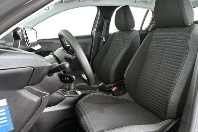 Peugeot 208 (2024) thumbnail 6