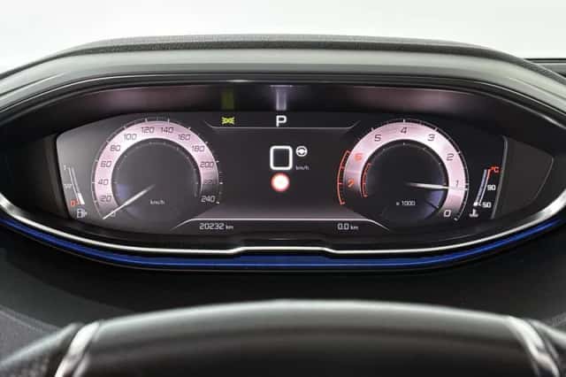 Peugeot 5008 (2023) thumbnail 11