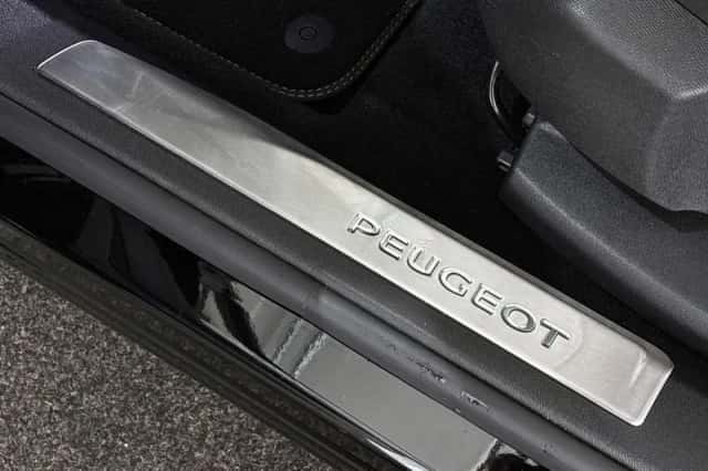 Peugeot 5008 (2023) thumbnail 24