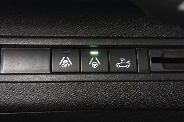 Peugeot 5008 (2023) thumbnail 26