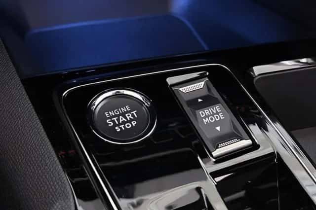 Peugeot 5008 (2023) thumbnail 34