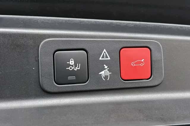 Peugeot 5008 (2023) thumbnail 39