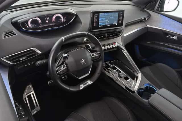 Peugeot 5008 (2023) thumbnail 5