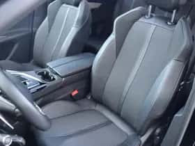 Peugeot 5008 (2023) thumbnail 8