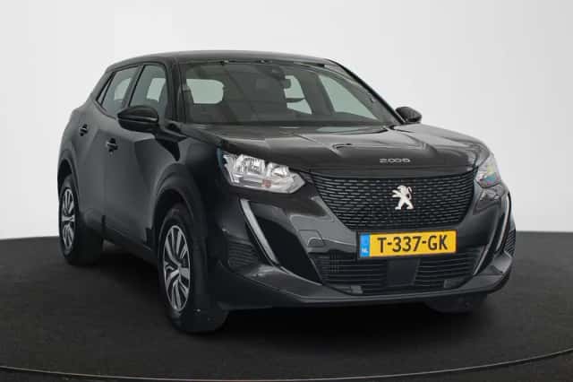 Peugeot 2008 (2023) thumbnail 2