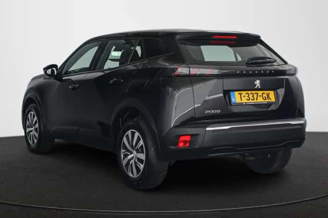 Peugeot 2008 (2023) thumbnail 4