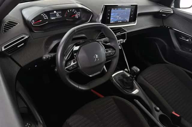 Peugeot 2008 (2023) thumbnail 5