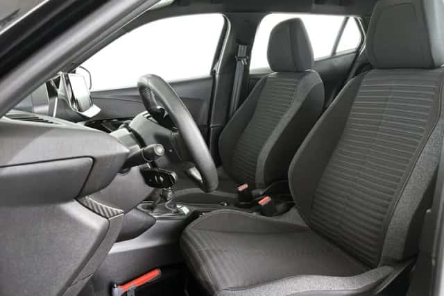 Peugeot 2008 (2023) thumbnail 6