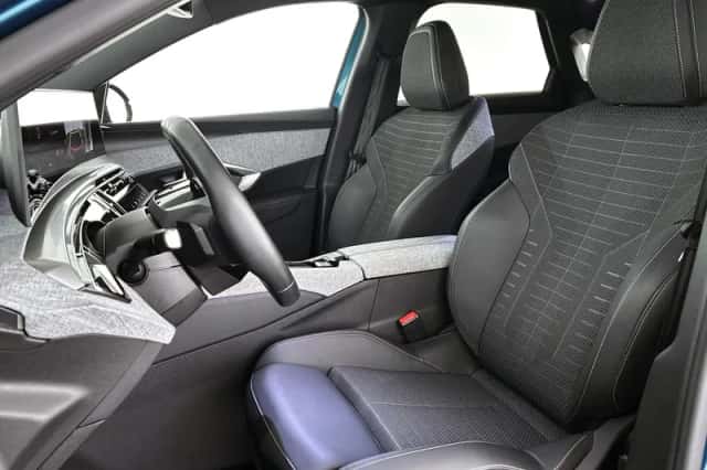 Peugeot 3008 (2024) thumbnail 6
