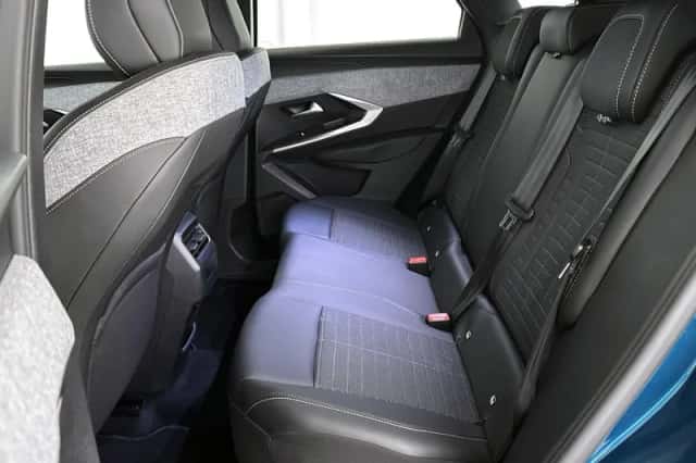 Peugeot 3008 (2024) thumbnail 8