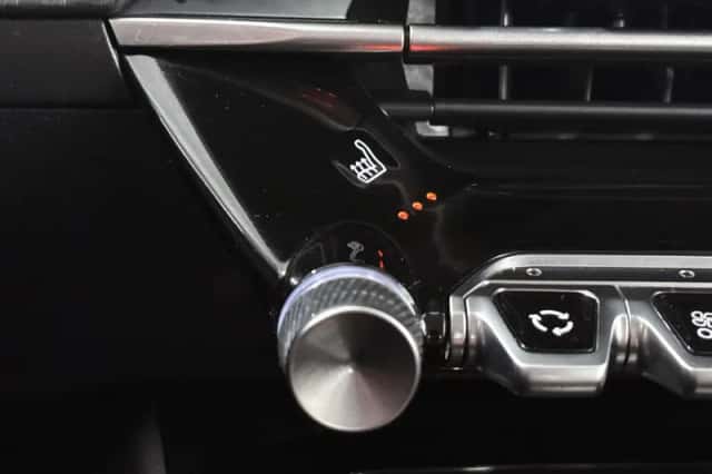 Peugeot e-208 (2023) thumbnail 20