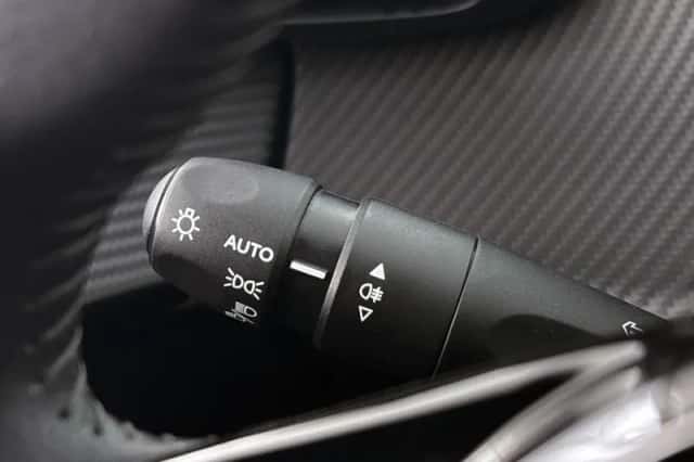 Peugeot e-208 (2023) thumbnail 34