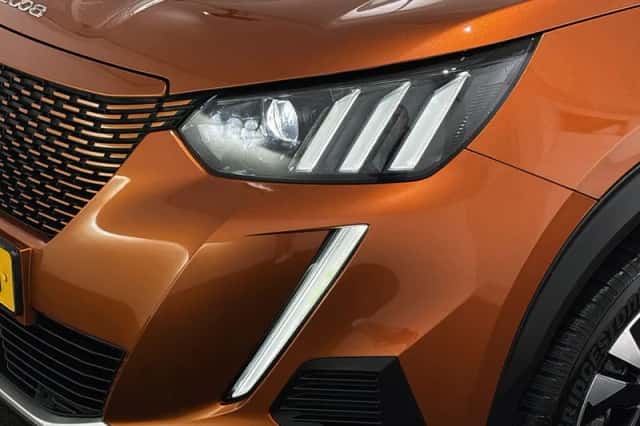 Peugeot e-2008 (2023) thumbnail 18
