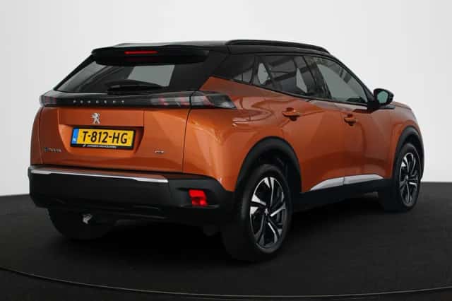 Peugeot e-2008 (2023) thumbnail 3