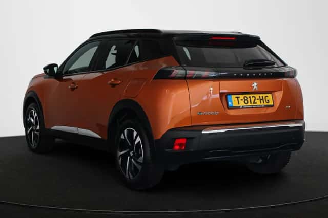 Peugeot e-2008 (2023) thumbnail 4