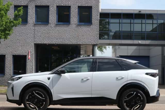 Peugeot e-3008 (2026) thumbnail 2