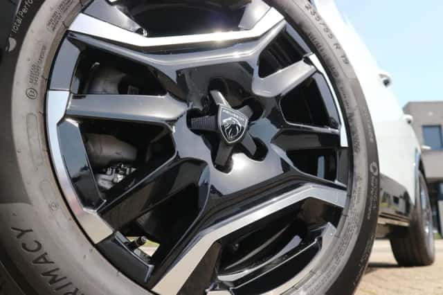 Peugeot e-3008 (2026) thumbnail 4