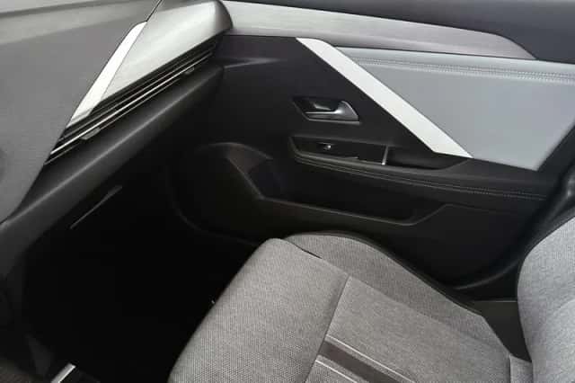 Opel Astra (2022) thumbnail 36