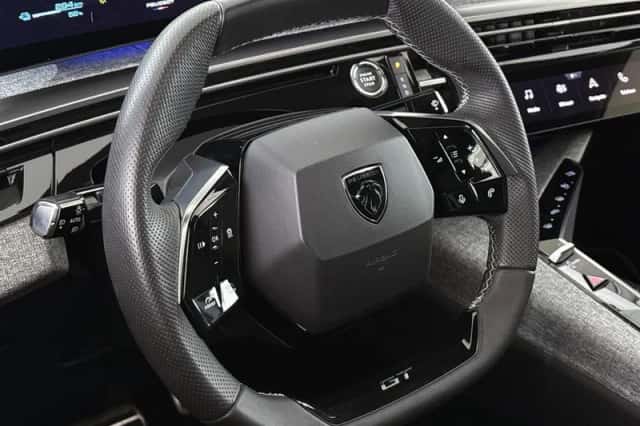 Peugeot e-3008 (2024) thumbnail 14