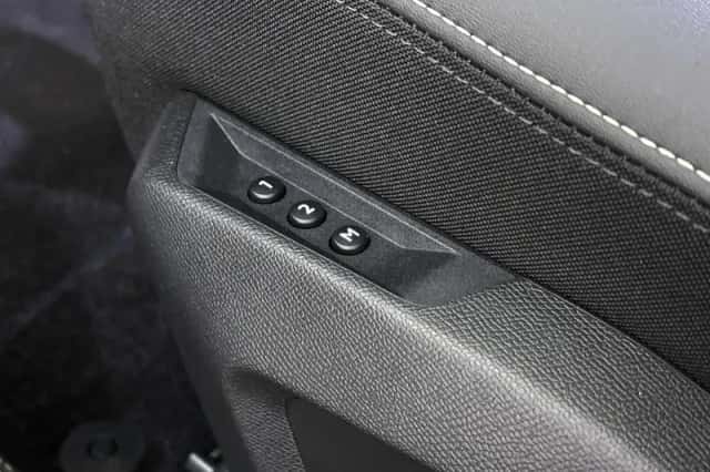 Peugeot e-3008 (2024) thumbnail 21