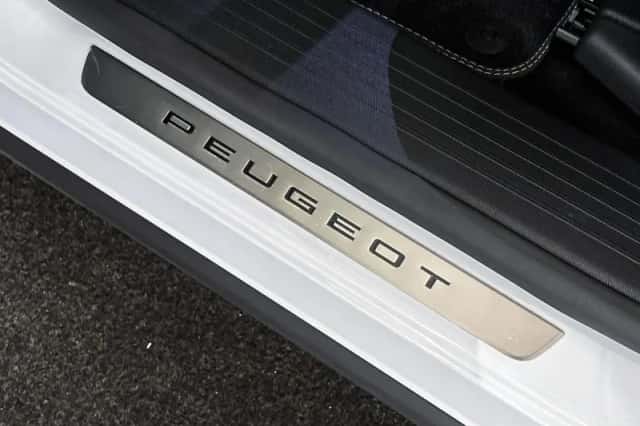 Peugeot e-3008 (2024) thumbnail 29