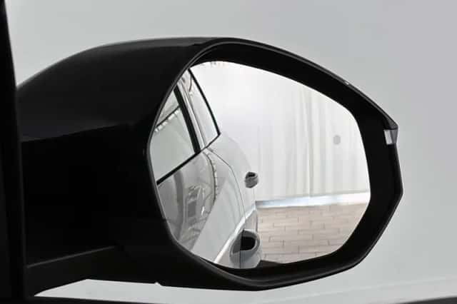 Peugeot e-3008 (2024) thumbnail 30