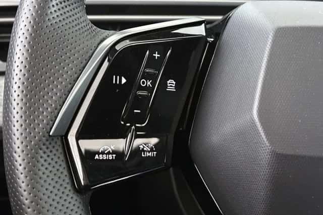 Peugeot e-3008 (2024) thumbnail 34