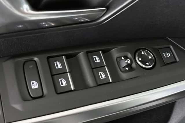 Peugeot e-3008 (2024) thumbnail 36