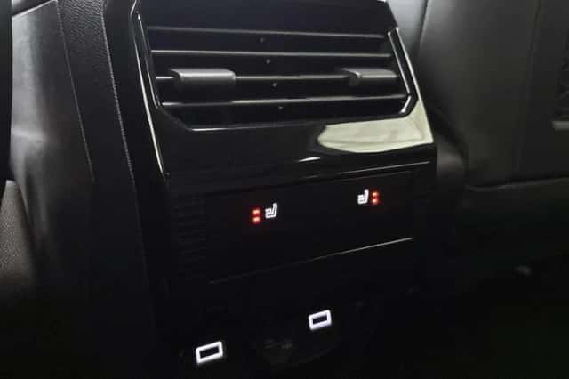 Peugeot e-3008 (2024) thumbnail 39