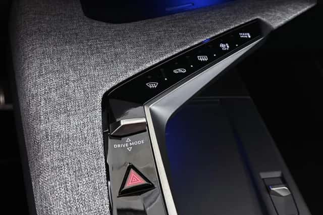 Peugeot e-3008 (2024) thumbnail 41