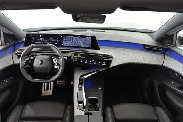 Peugeot e-3008 (2024) thumbnail 7