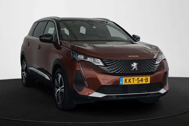 Peugeot 5008 (2023) thumbnail 2