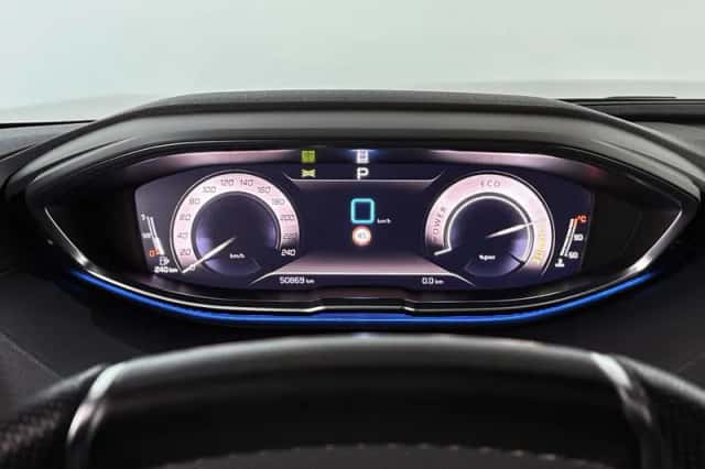 Peugeot 5008 (2023) thumbnail 12
