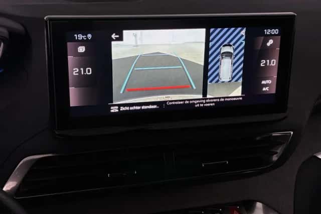 Peugeot 5008 (2023) thumbnail 17