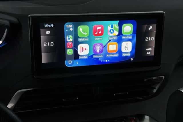Peugeot 5008 (2023) thumbnail 18