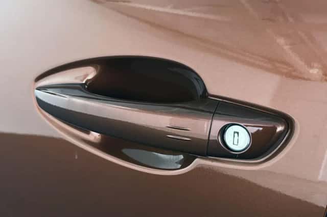 Peugeot 5008 (2023) thumbnail 19