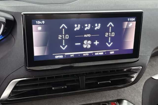 Peugeot 5008 (2023) thumbnail 24