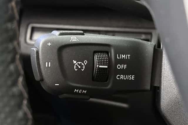 Peugeot 5008 (2023) thumbnail 30