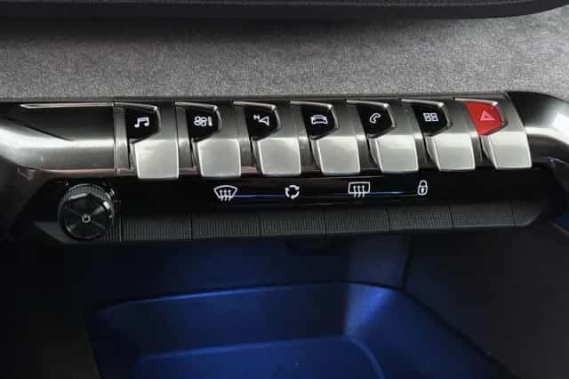 Peugeot 5008 (2023) thumbnail 43
