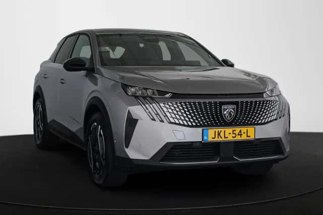Peugeot 3008 (2025) thumbnail 2