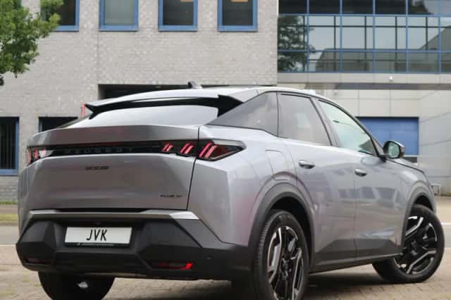 Peugeot 3008 (2025) thumbnail 3