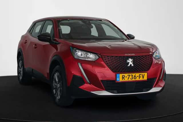 Peugeot e-2008 (2022) thumbnail 2
