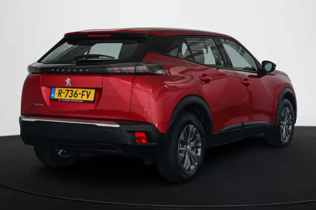 Peugeot e-2008 (2022) thumbnail 3
