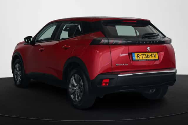Peugeot e-2008 (2022) thumbnail 4